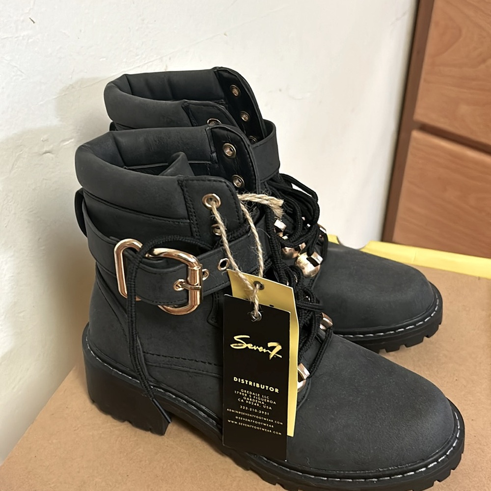 NWT Seven 7 Women Himalaya Black Lace-up Hiker Combat Boot with Block Heel. - Picture 4 of 9